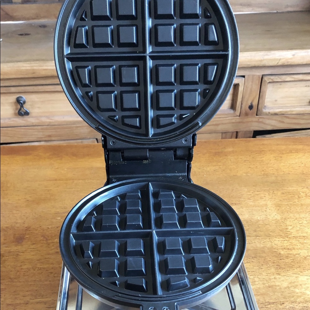 WAFFLE MAKER - Picture 1 of 2